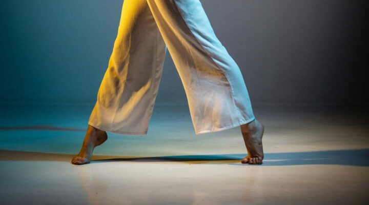 Bild föreställande benen på en dansare.